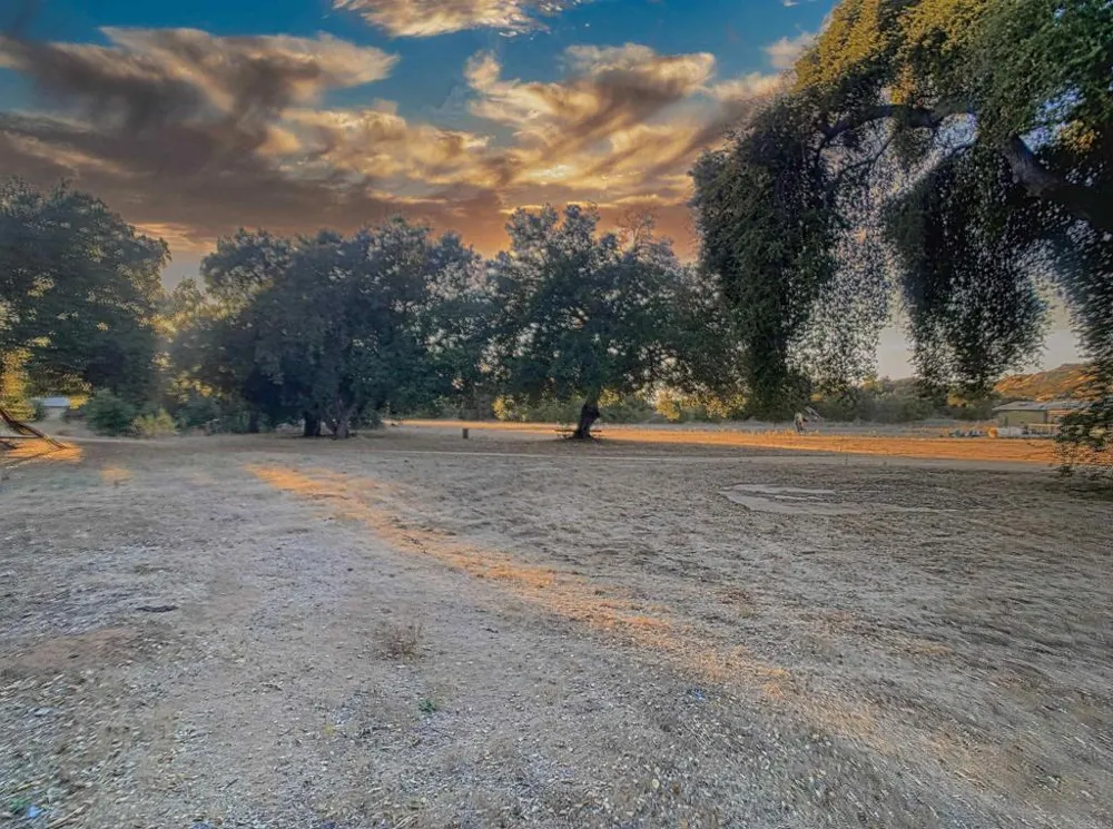 24352 Featherstone Canyon Rd Lakeside, CA 92040