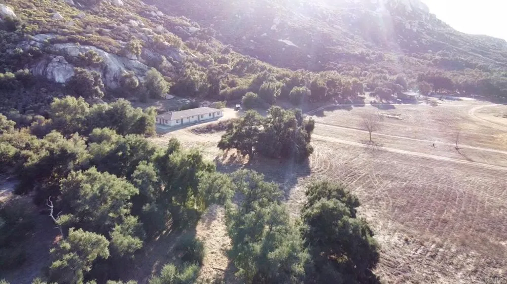 24352 Featherstone Canyon Rd Lakeside, CA 92040