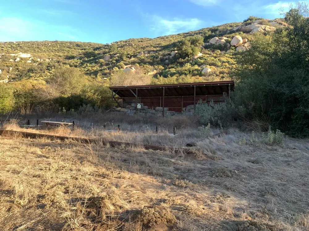24352 Featherstone Canyon Rd Lakeside, CA 92040