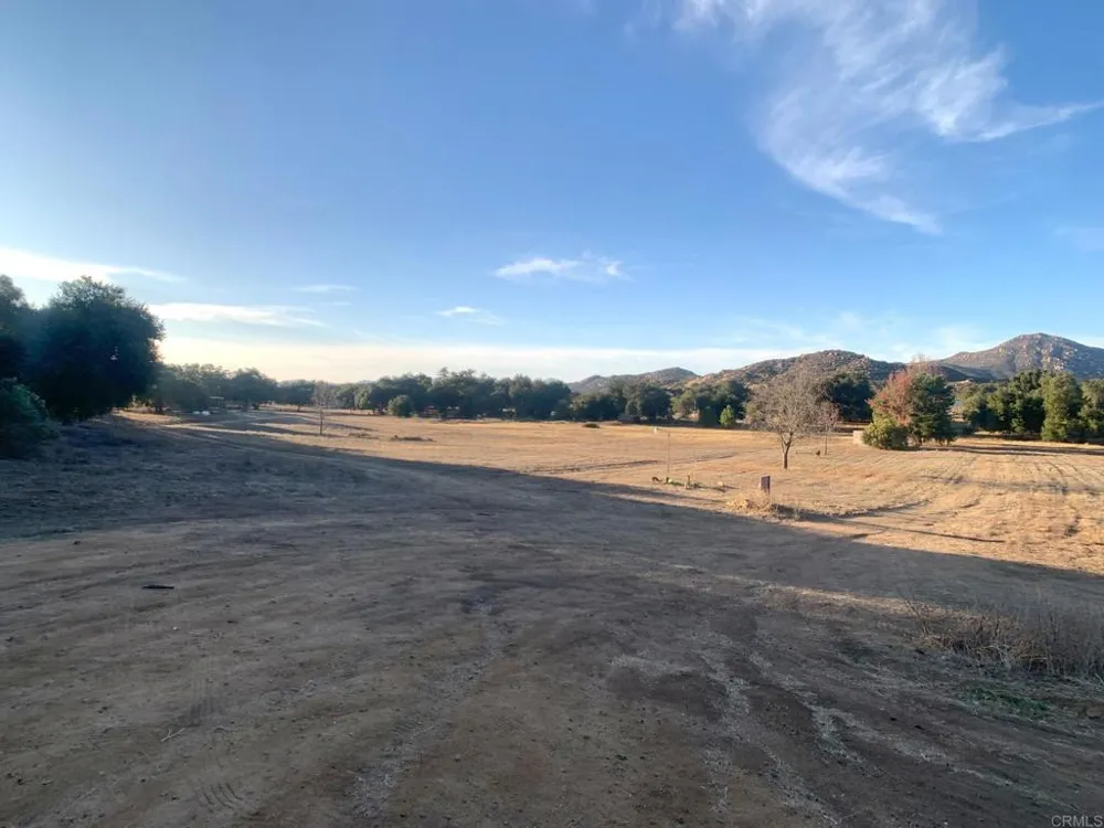 24352 Featherstone Canyon Rd Lakeside, CA 92040