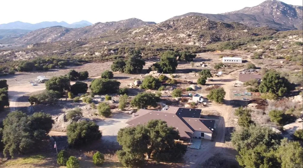 24352 Featherstone Canyon Rd Lakeside, CA 92040