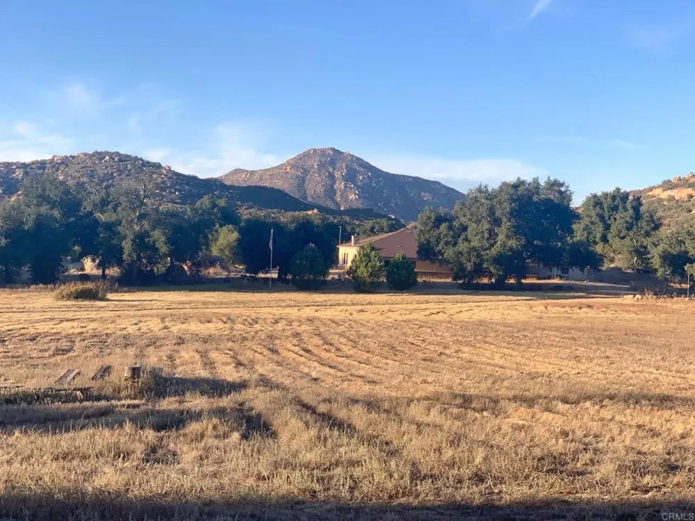 24352 Featherstone Canyon Rd Lakeside, CA 92040