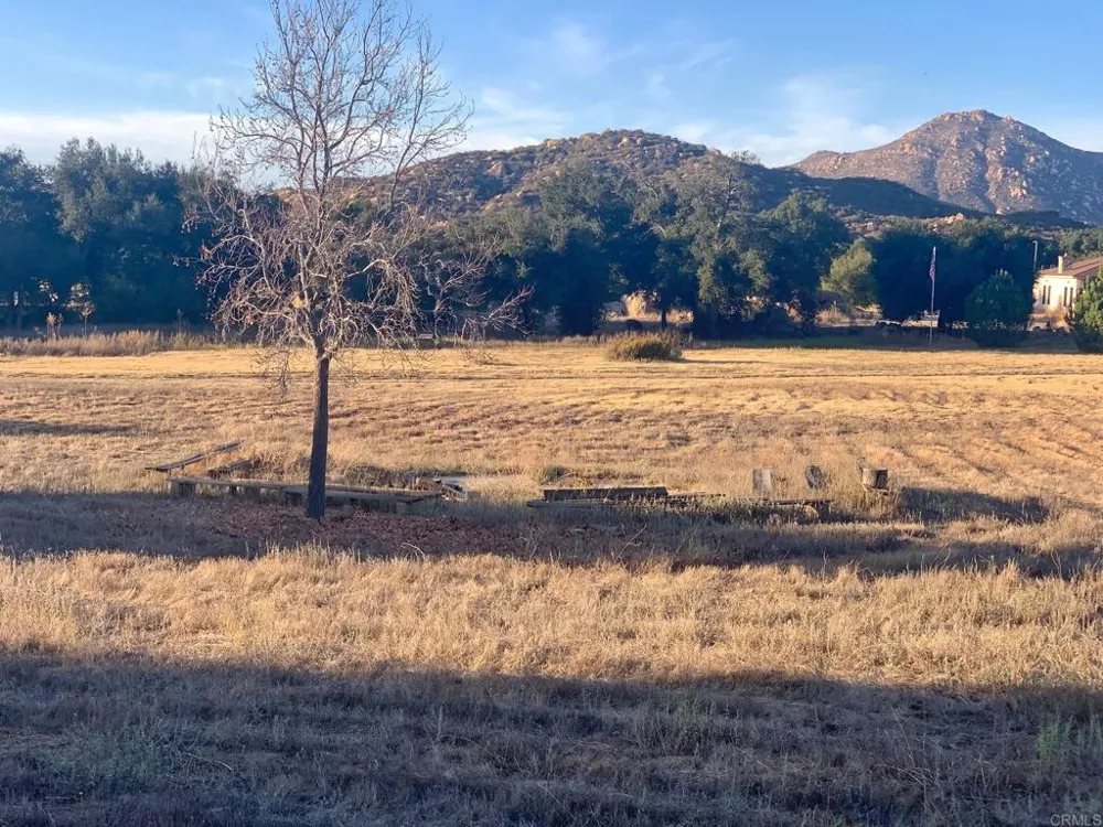 24352 Featherstone Canyon Rd Lakeside, CA 92040