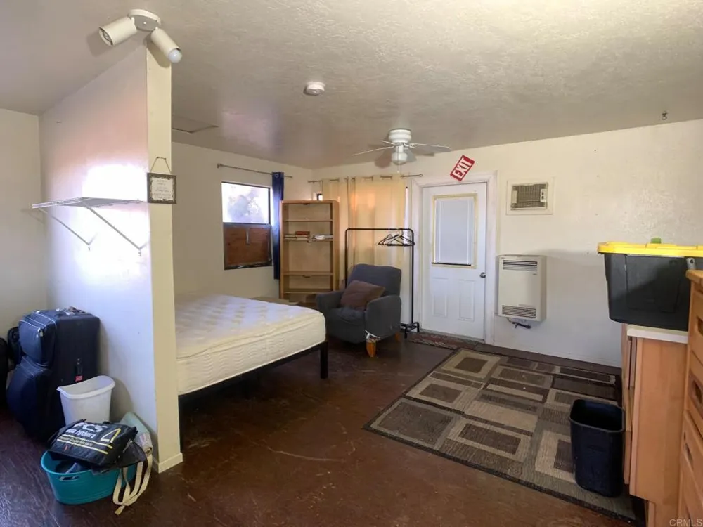 24352 Featherstone Canyon Rd Lakeside, CA 92040