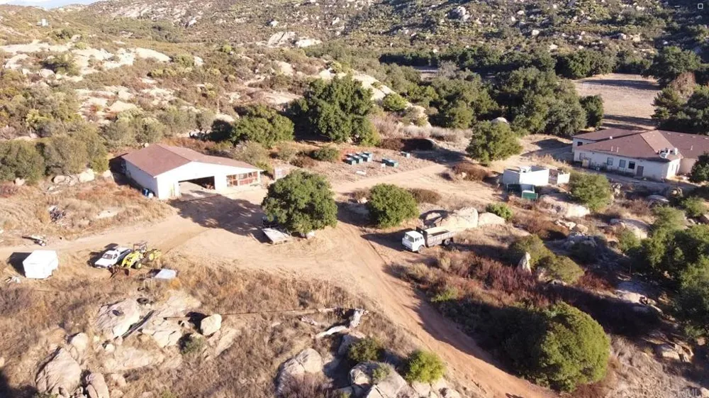 24352 Featherstone Canyon Rd Lakeside, CA 92040