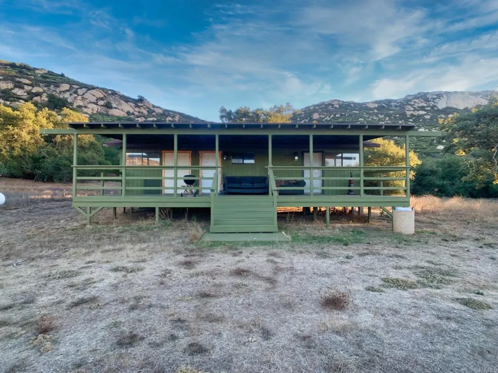 24352 Featherstone Canyon Rd Lakeside, CA 92040