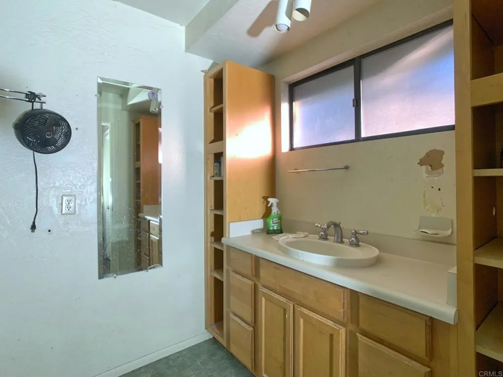 24352 Featherstone Canyon Rd Lakeside, CA 92040
