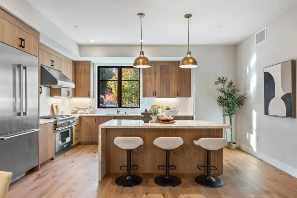 221 Hope Street Mountain View, CA 94041