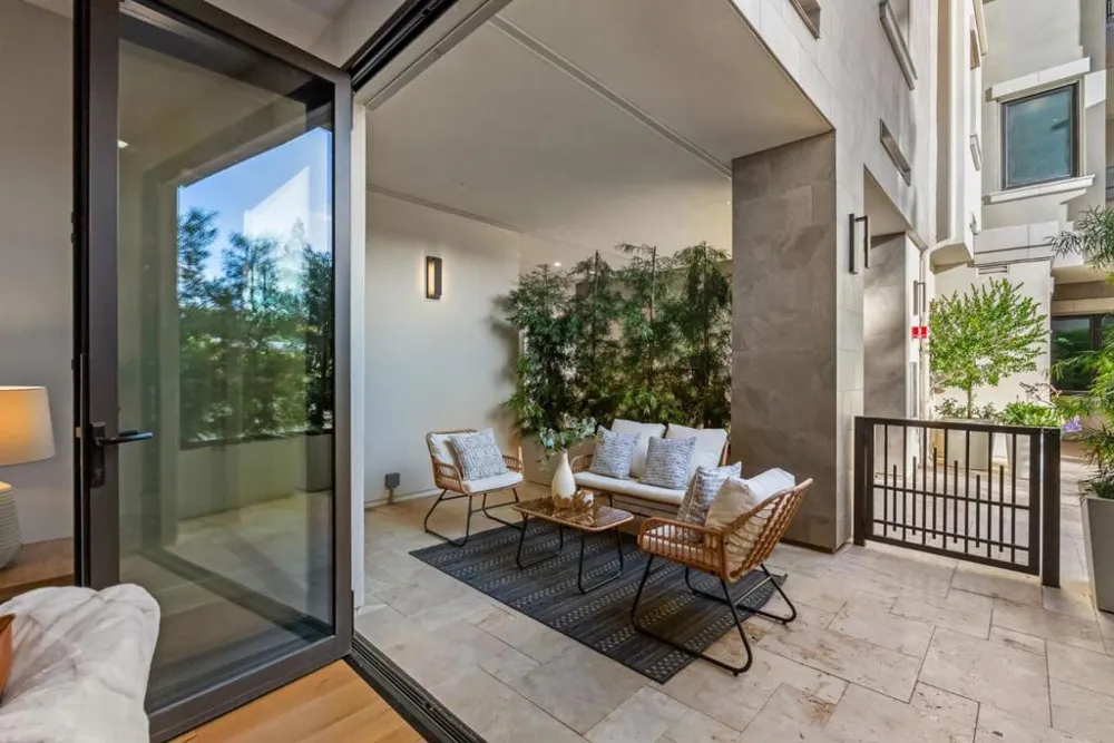 221 Hope Street Mountain View, CA 94041