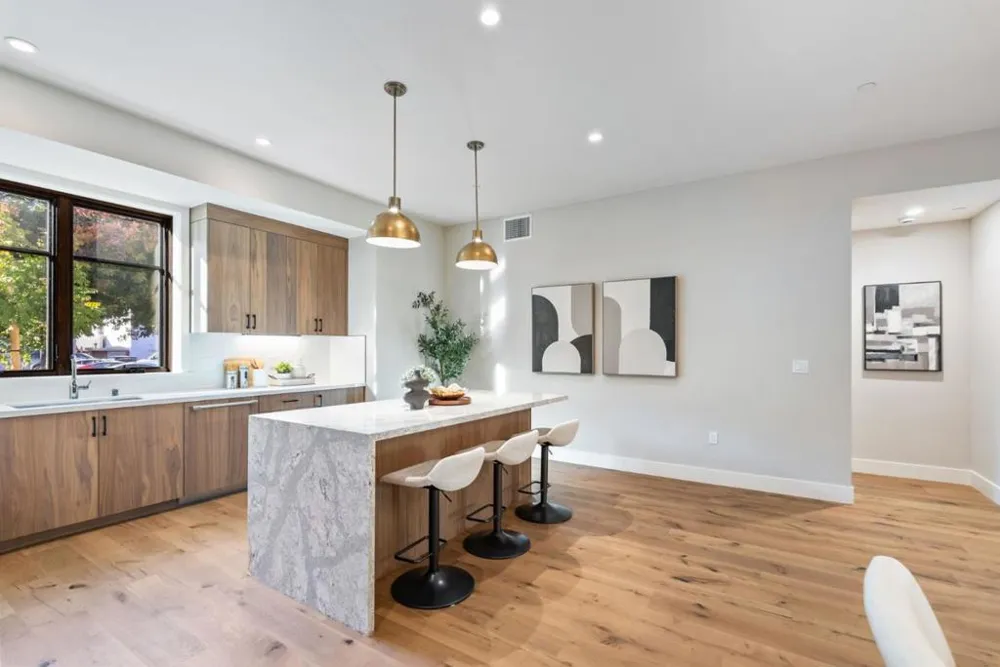 221 Hope Street Mountain View, CA 94041