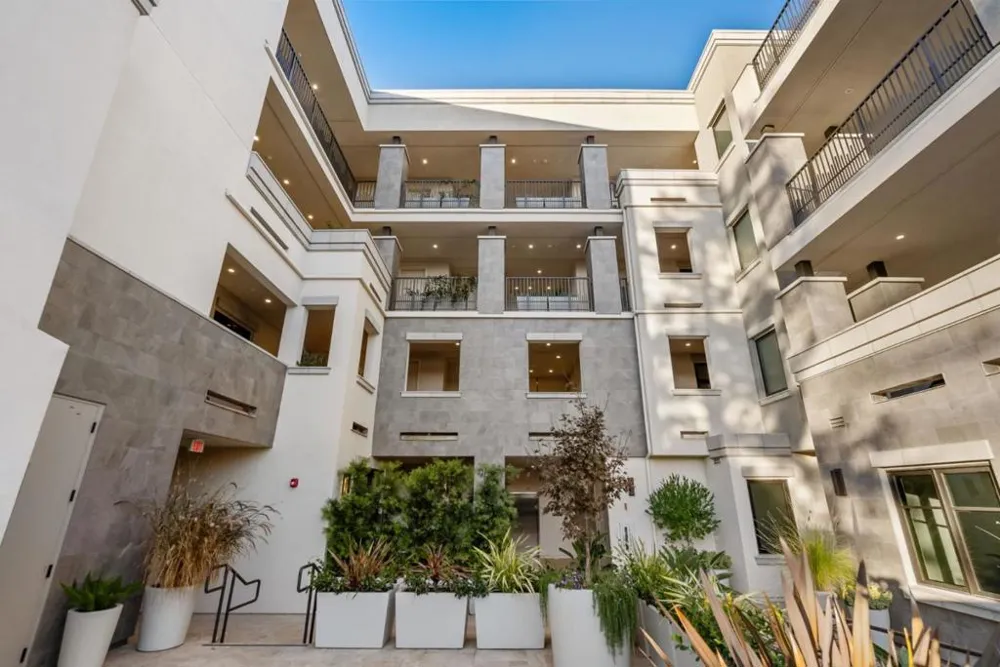 221 Hope Street Mountain View, CA 94041