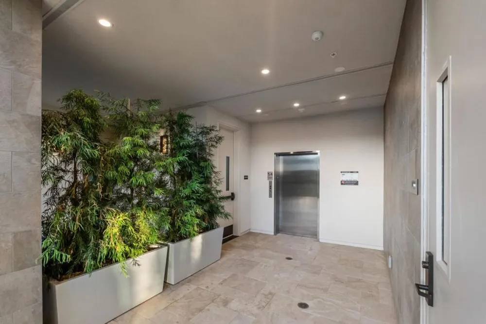 221 Hope Street Mountain View, CA 94041