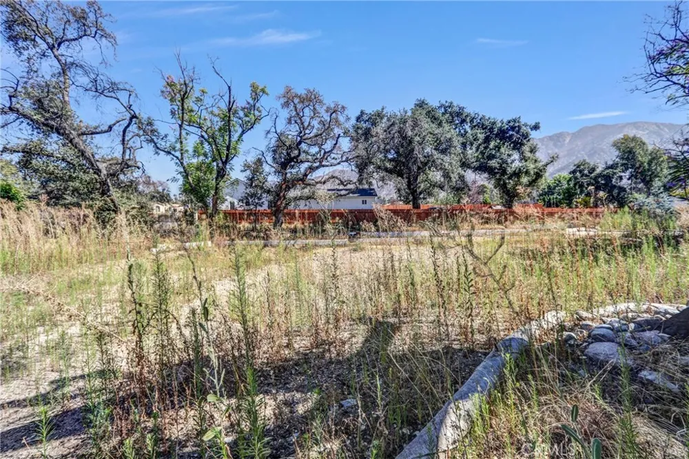 1085 Rubio Altadena, CA 91001