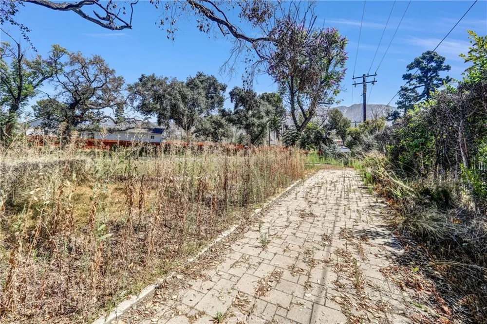 1085 Rubio Altadena, CA 91001