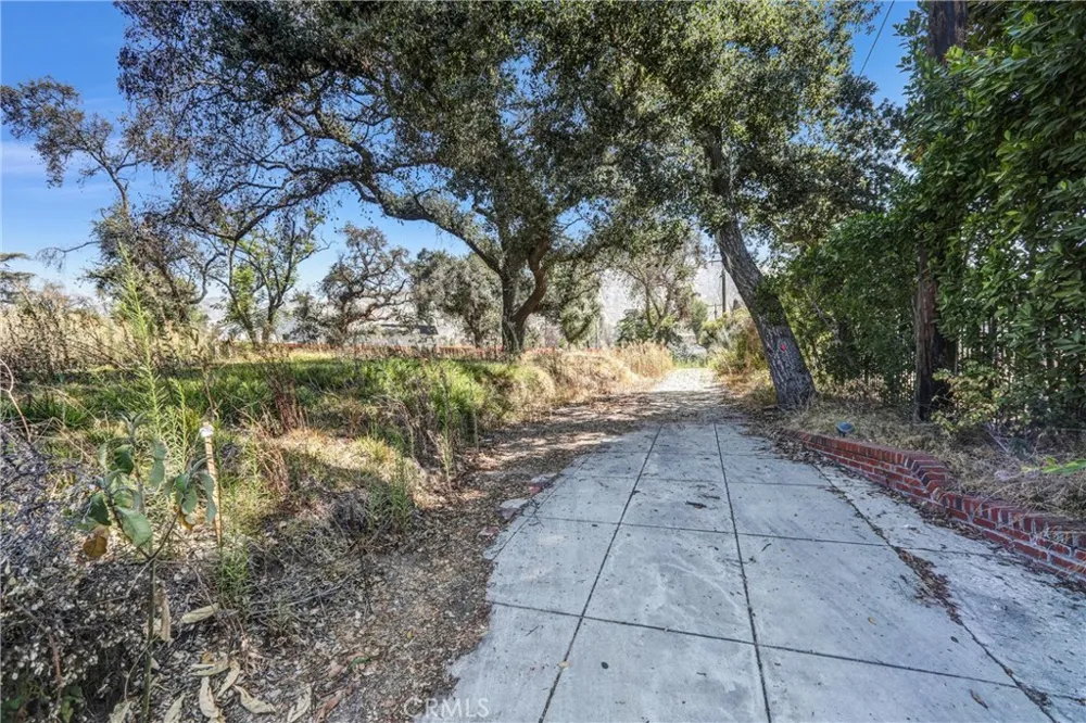 1085 Rubio Altadena, CA 91001