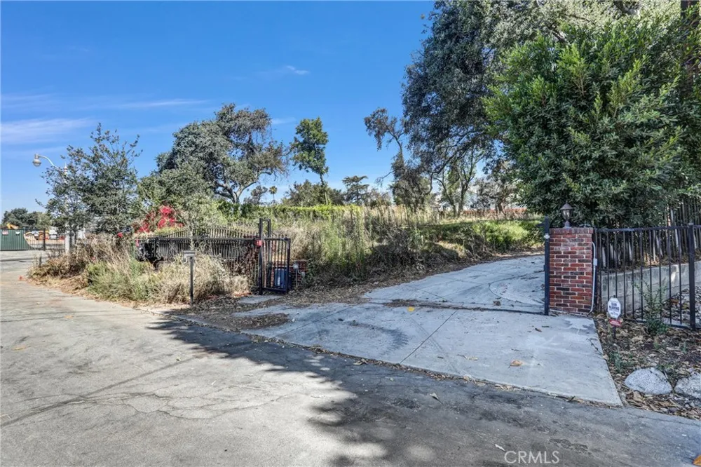 1085 Rubio Altadena, CA 91001