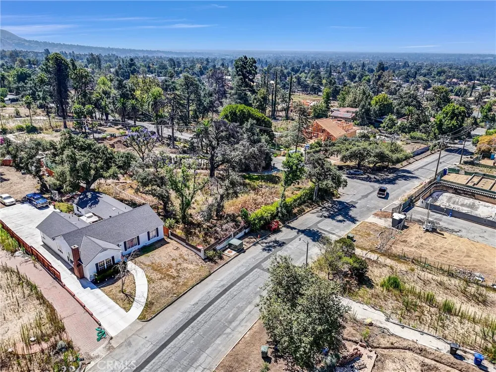 1085 Rubio Altadena, CA 91001