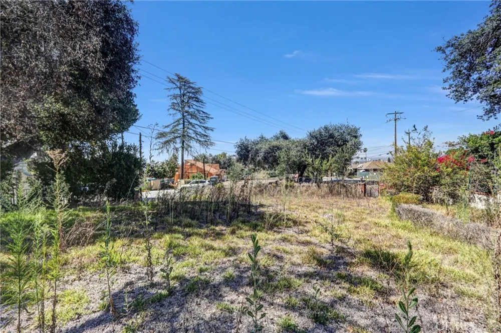 1085 Rubio Altadena, CA 91001