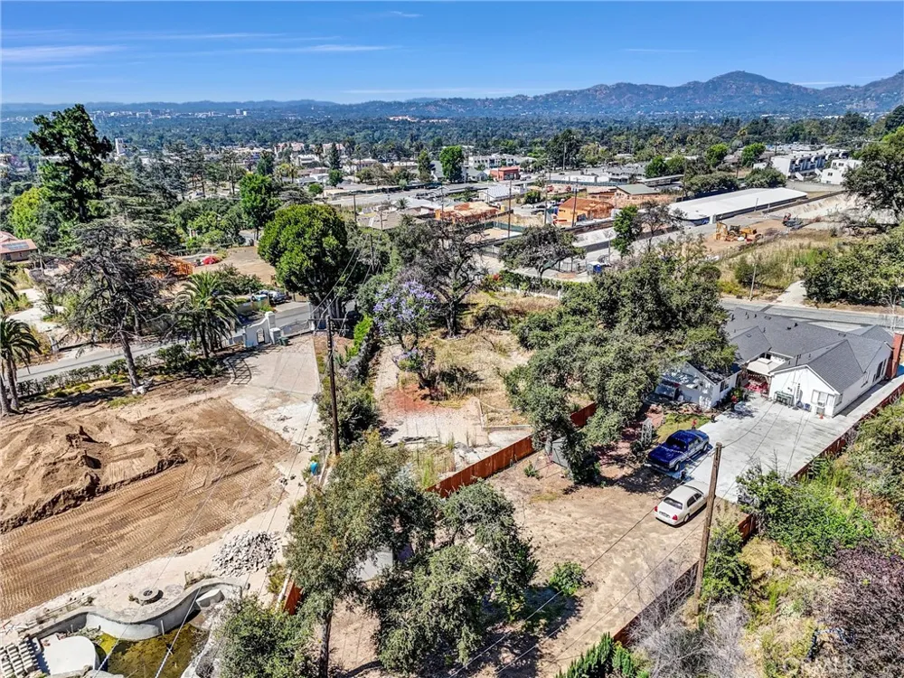 1085 Rubio Altadena, CA 91001