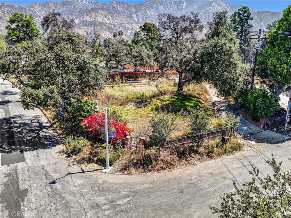 1085 Rubio Altadena, CA 91001