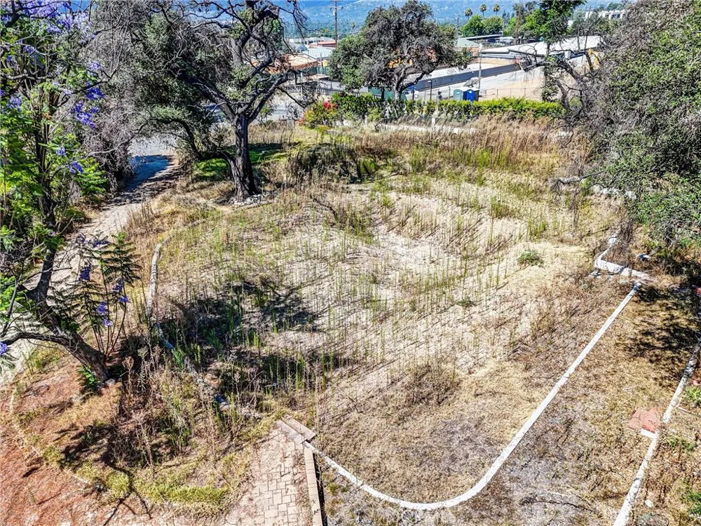 1085 Rubio Altadena, CA 91001