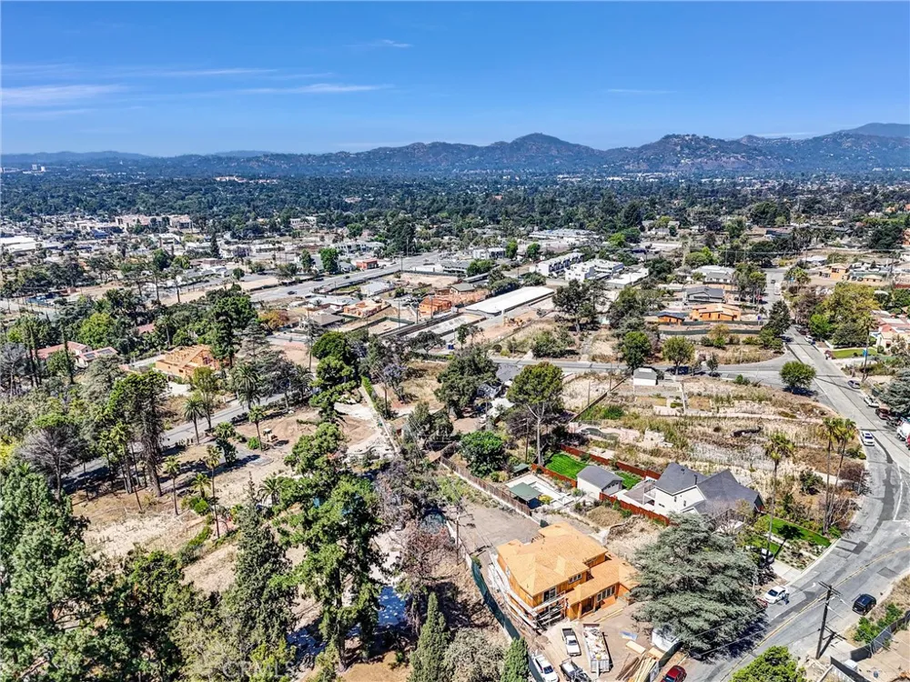 1085 Rubio Altadena, CA 91001