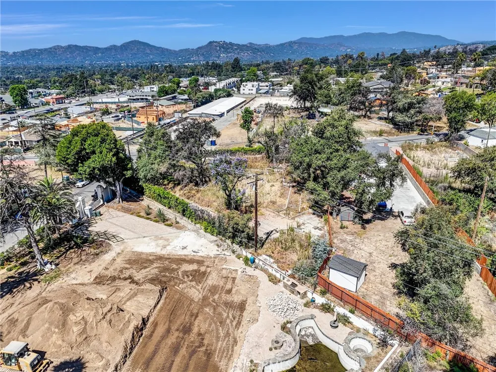 1085 Rubio Altadena, CA 91001