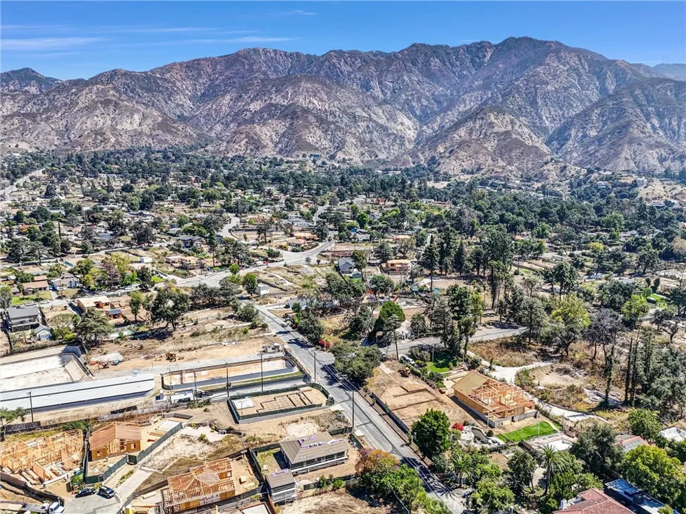 1085 Rubio Altadena, CA 91001
