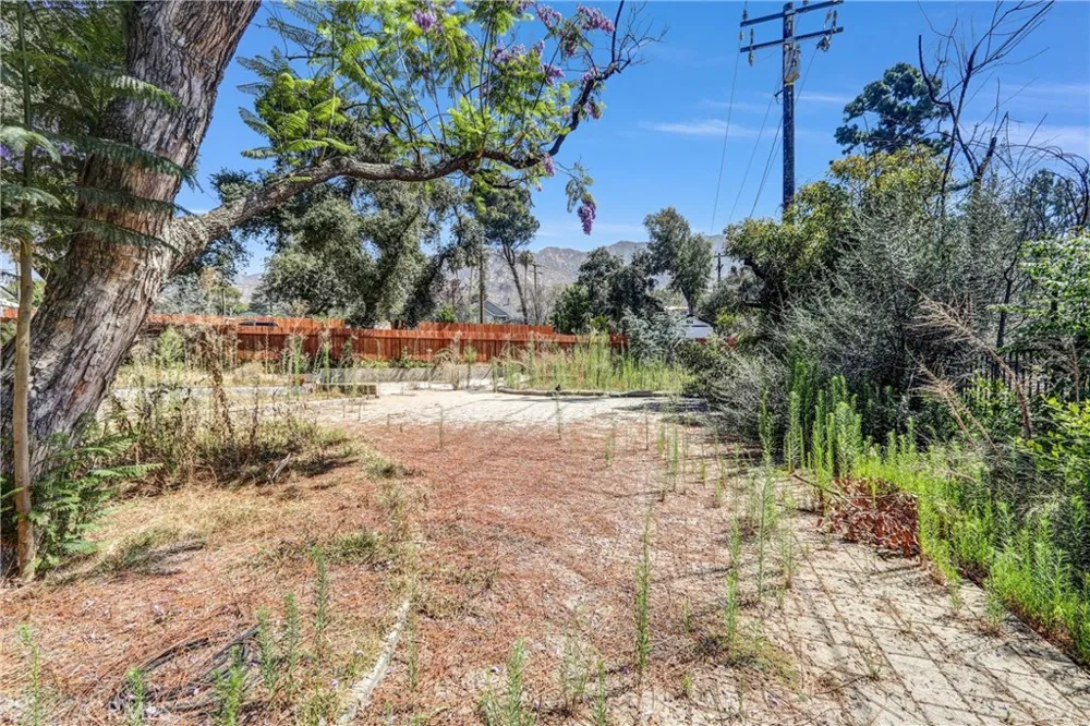1085 Rubio Altadena, CA 91001