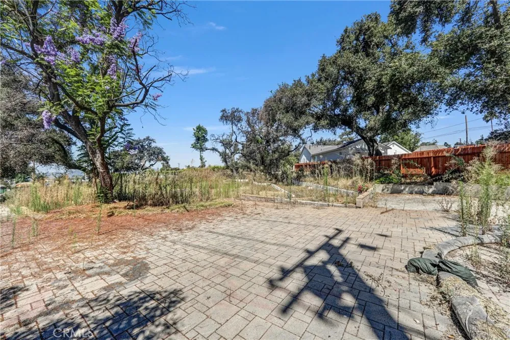 1085 Rubio Altadena, CA 91001