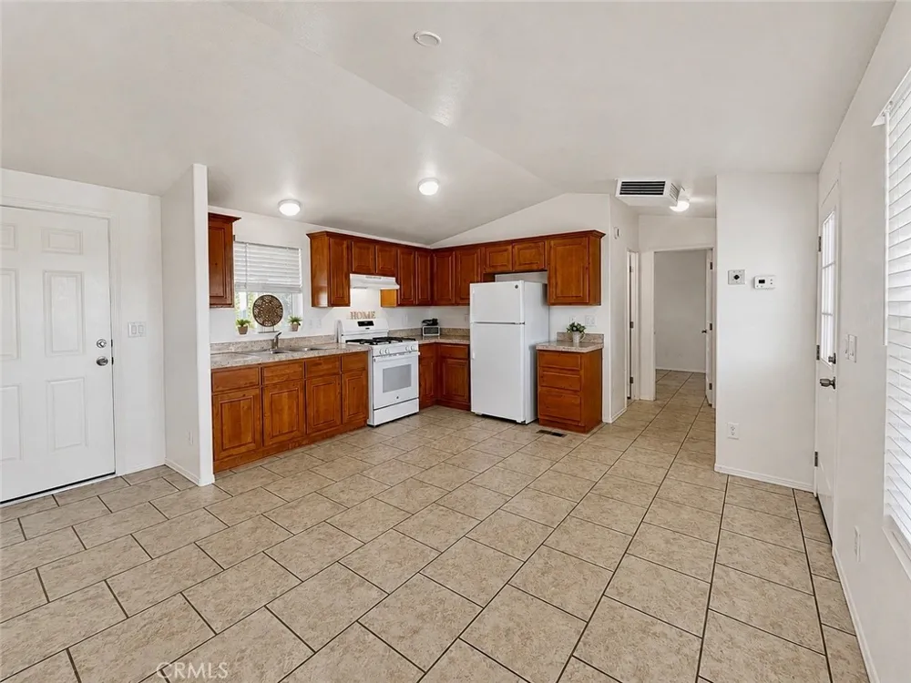 12995 6th #3 Yucaipa, CA 92399