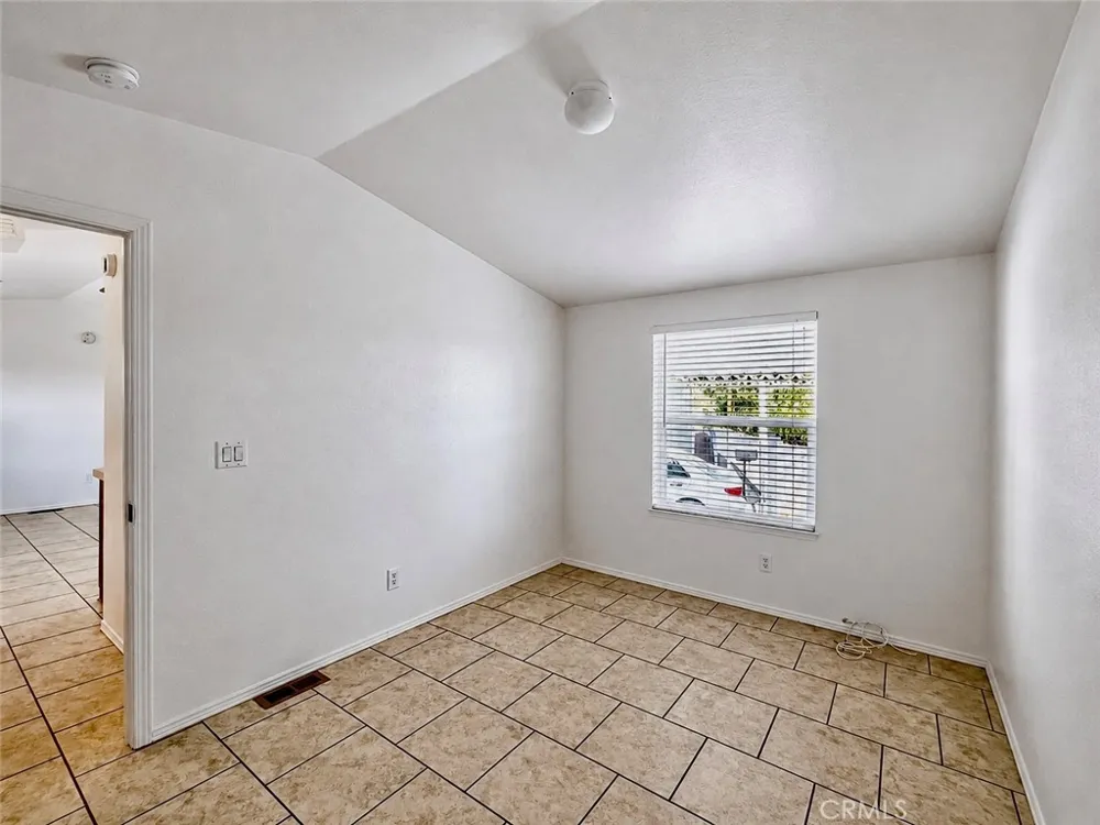 12995 6th #3 Yucaipa, CA 92399