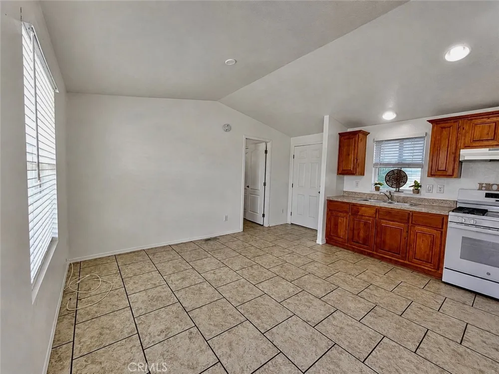 12995 6th #3 Yucaipa, CA 92399