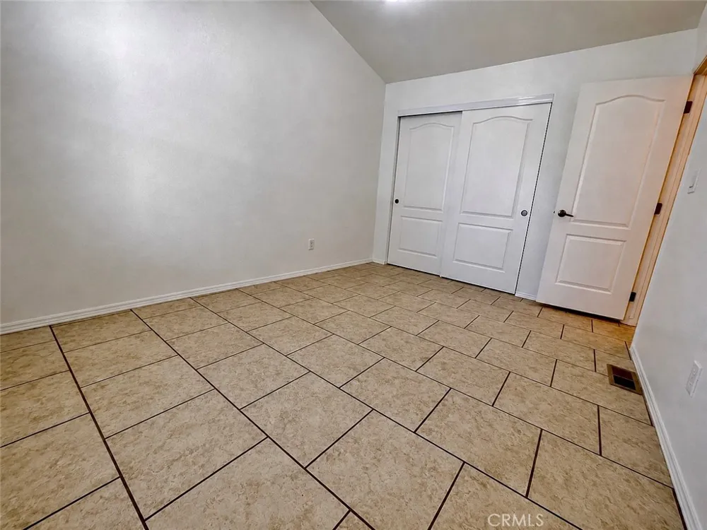 12995 6th #3 Yucaipa, CA 92399