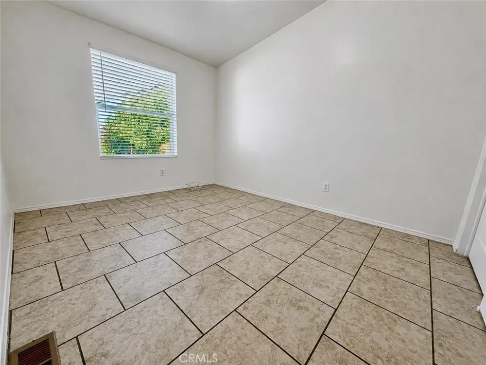 12995 6th #3 Yucaipa, CA 92399