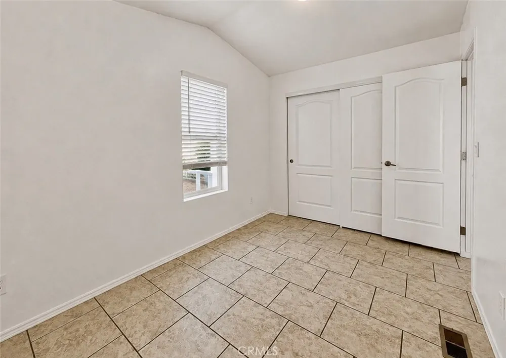 12995 6th #3 Yucaipa, CA 92399