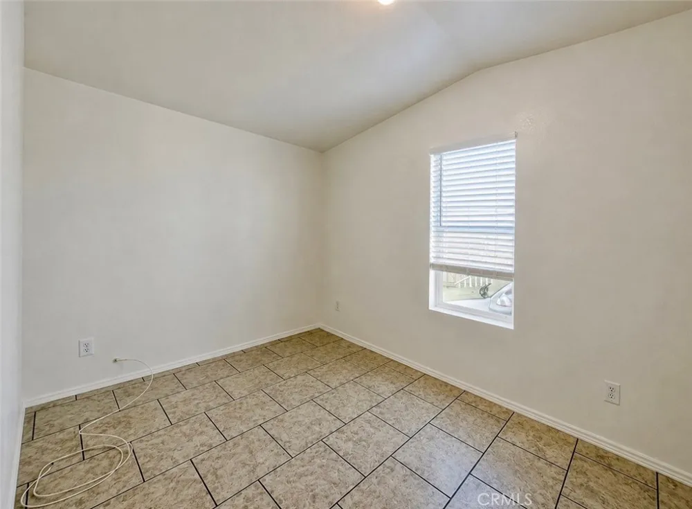 12995 6th #3 Yucaipa, CA 92399