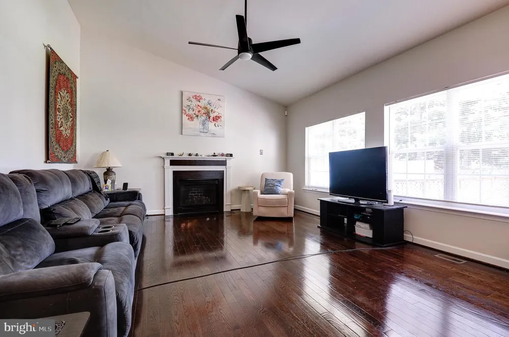 1 HICKORY SPRING COURT Gaithersburg, MD 20882