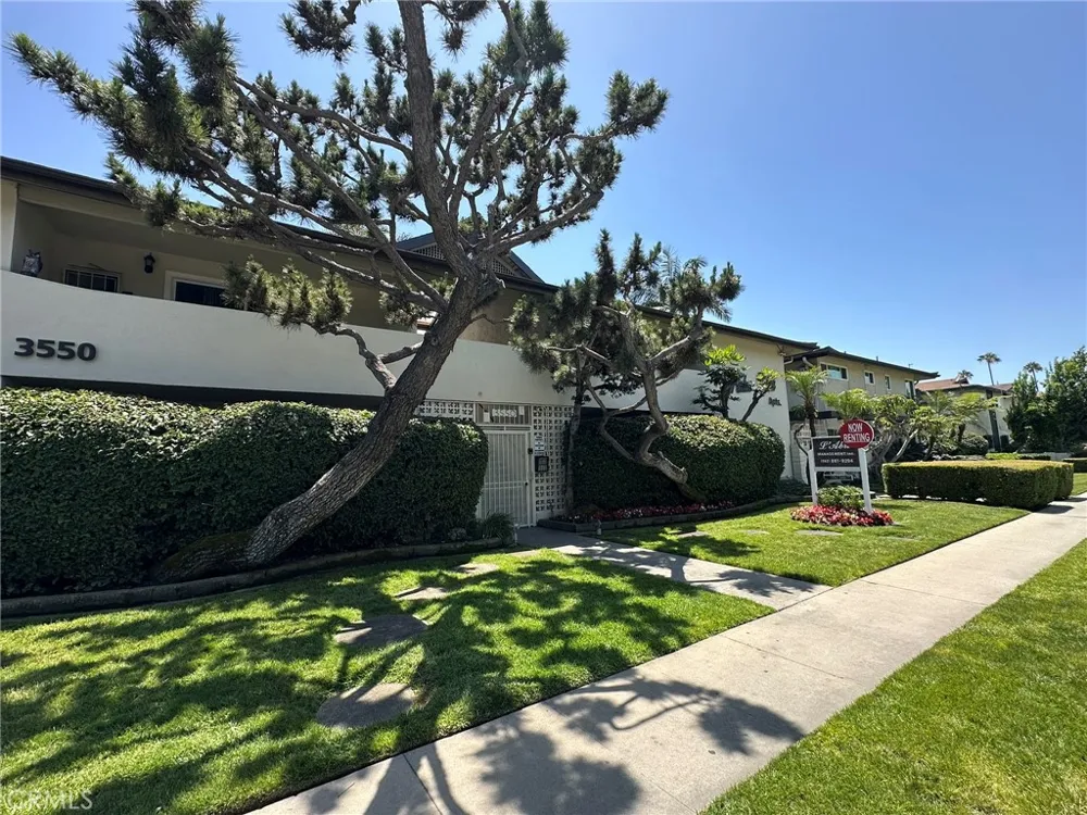 3546 Los Flores Boulevard Lynwood, CA 90262