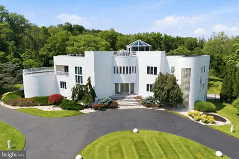 611 CREEK LANE
