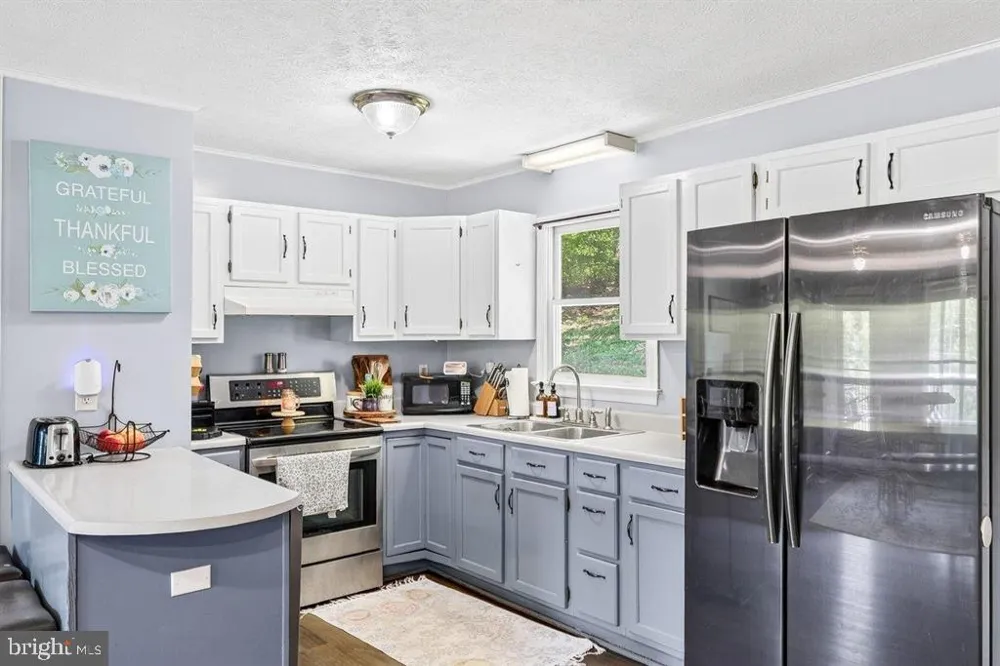 4695 E EAST SIDE HIGHWAY Grottoes, VA 24441