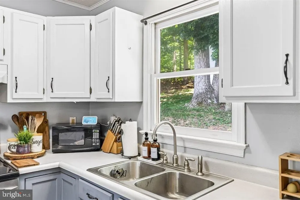 4695 E EAST SIDE HIGHWAY Grottoes, VA 24441