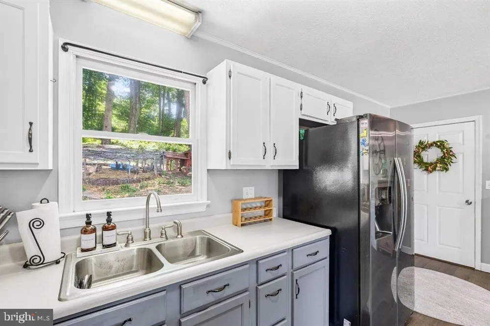 4695 E EAST SIDE HIGHWAY Grottoes, VA 24441