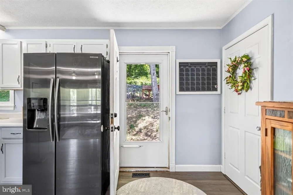4695 E EAST SIDE HIGHWAY Grottoes, VA 24441