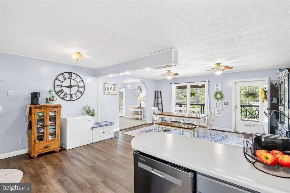 4695 E EAST SIDE HIGHWAY Grottoes, VA 24441