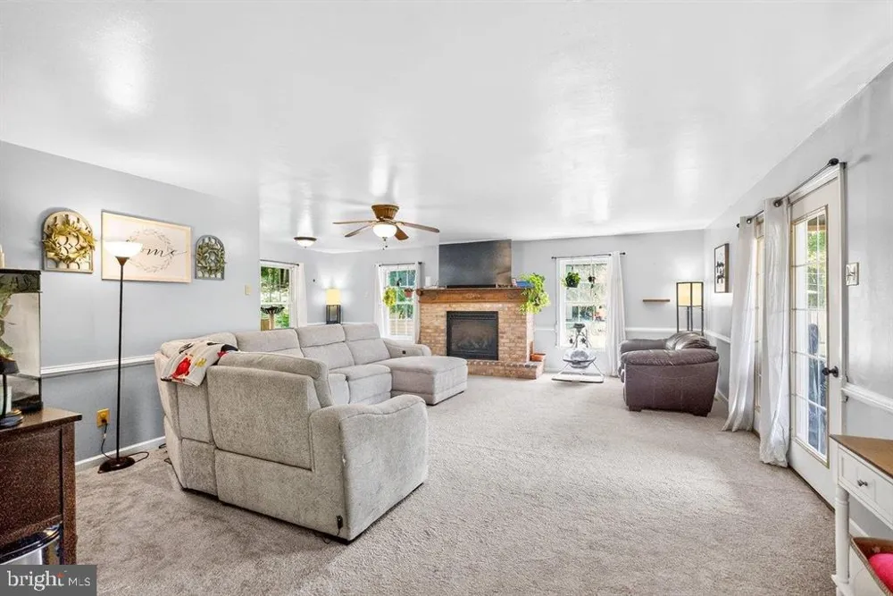 4695 E EAST SIDE HIGHWAY Grottoes, VA 24441