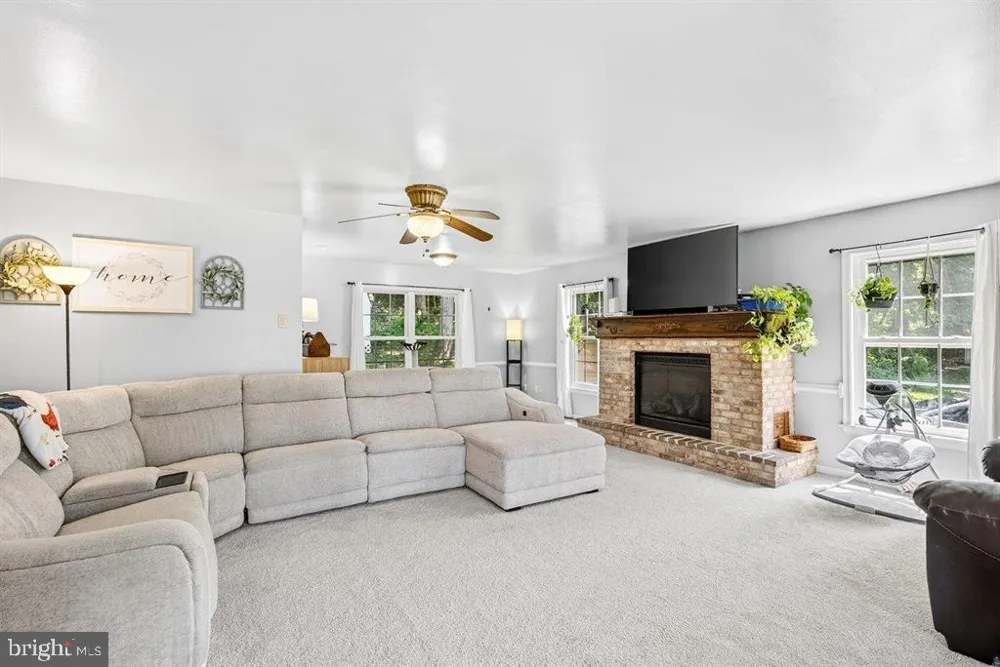 4695 E EAST SIDE HIGHWAY Grottoes, VA 24441