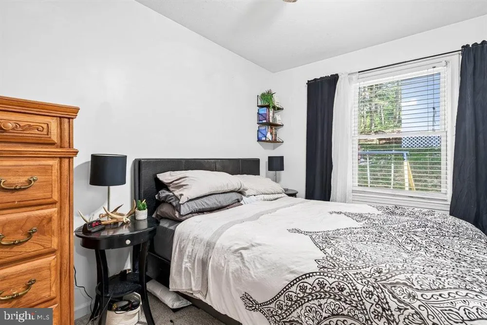 4695 E EAST SIDE HIGHWAY Grottoes, VA 24441