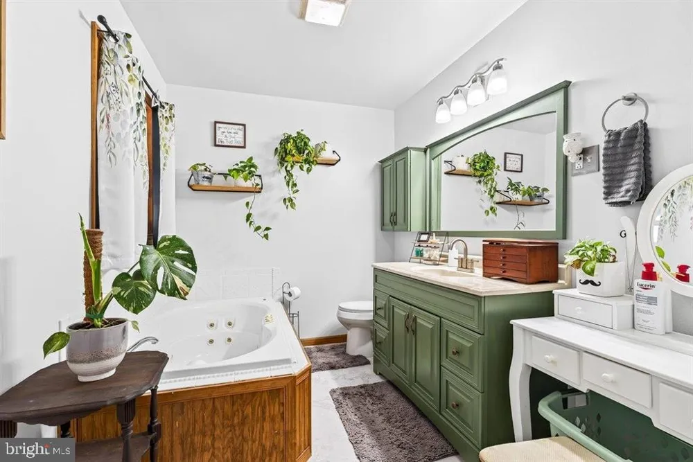 4695 E EAST SIDE HIGHWAY Grottoes, VA 24441