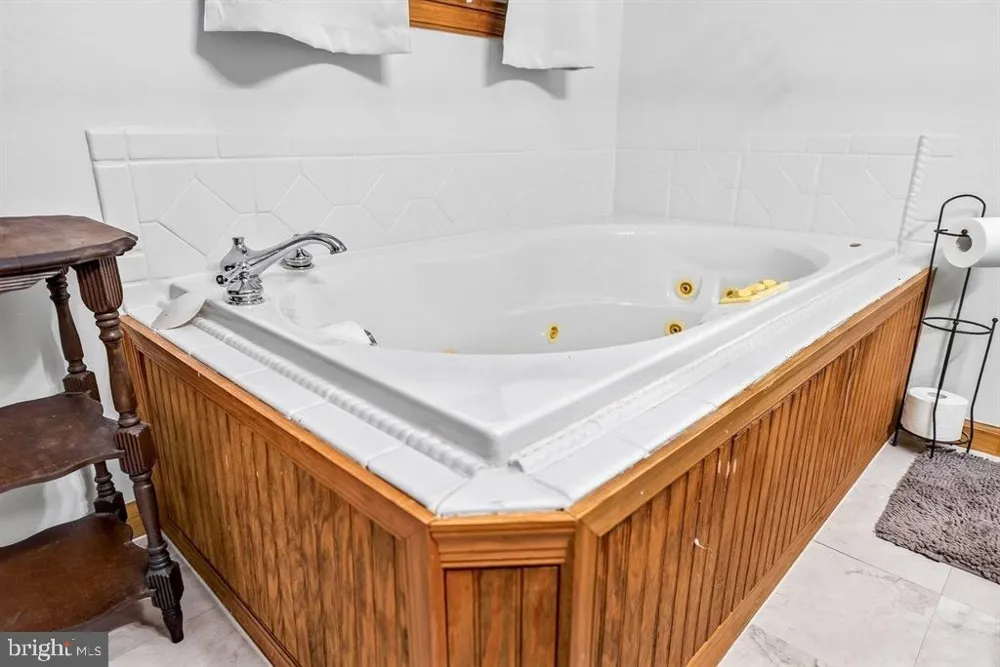 4695 E EAST SIDE HIGHWAY Grottoes, VA 24441
